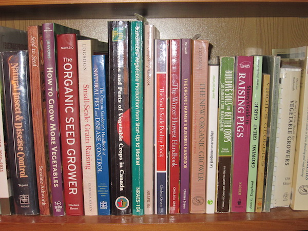 Our farm library / Notre bibliothèque de la ferme