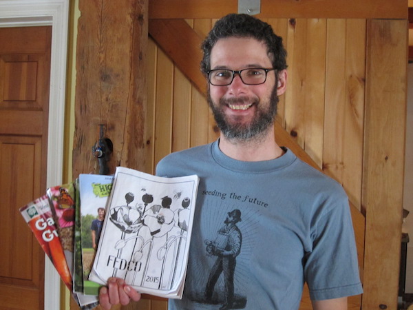 Richard with a fine selection of seed catalogues / Richard avec nos catalogues des semences